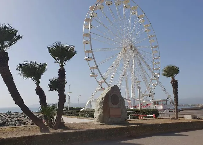 T2 climatisé à 5 minutes à pied de la plage avec parking, piscine et wifi
