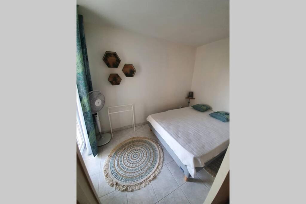 T2 Climatisé à 5 Minutes à Pied De La Avec Parking, Piscine Et Wifi