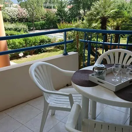 T2 Climatise A 5 Minutes A Pied De La Plage Avec Parking, Piscine Et Wifi Frejus Exterior photo