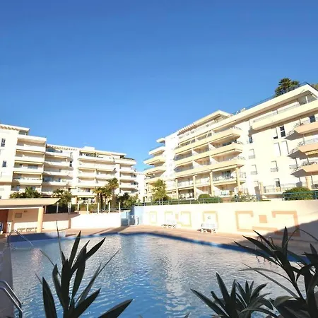 T2 Climatise A 5 Minutes A Pied De La Plage Avec Parking, Piscine Et Wifi Frejus Exterior photo