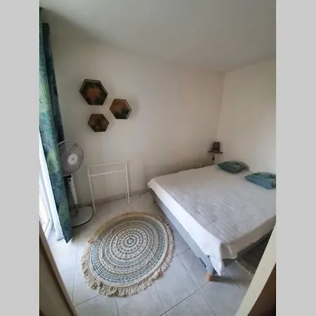 T2 Climatise A 5 Minutes A Pied De La Plage Avec Parking, Piscine Et Wifi Frejus Exterior photo