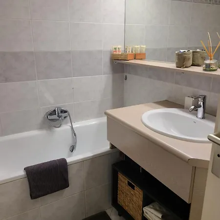 T2 Climatise A 5 Minutes A Pied De La Plage Avec Parking, Piscine Et Wifi Frejus Exterior photo